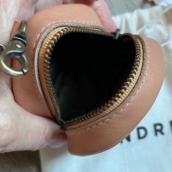 Mandrn Rover Pouch. Peach. - Picture 3 of 4
